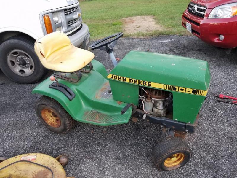 John Deere 108