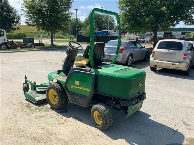 John Deere 1420 Series II Lawn Tractor