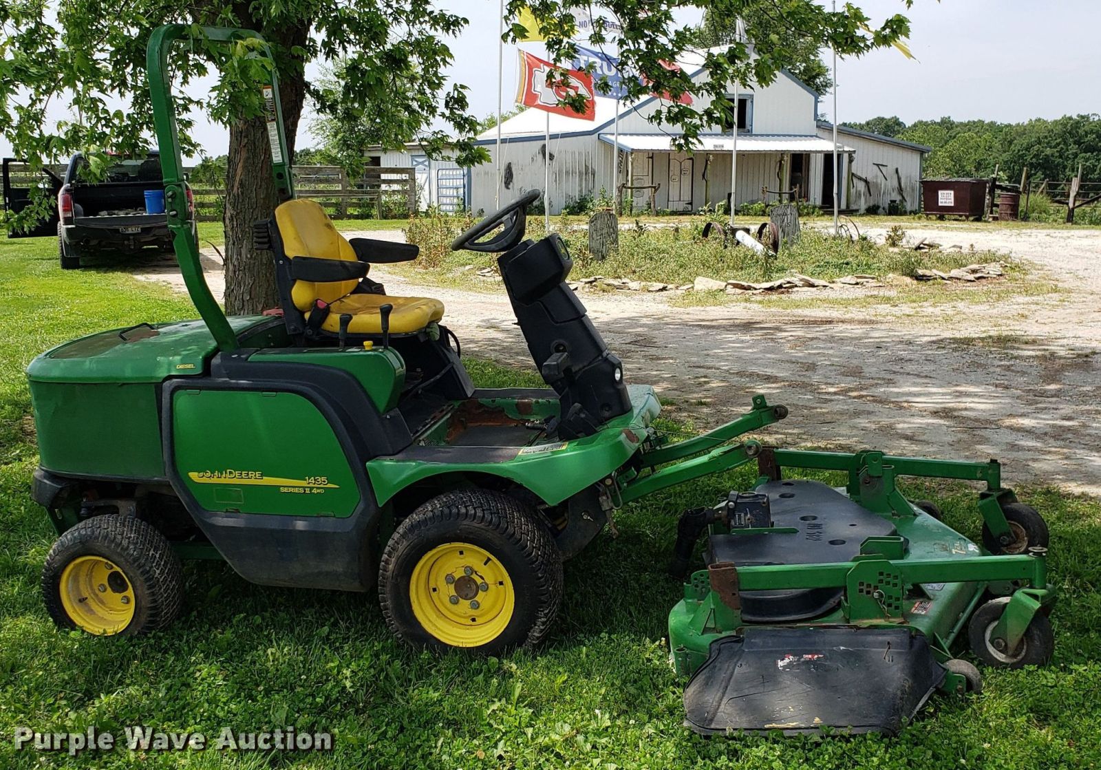 John Deere 1435 Series II Lawn Tractor
