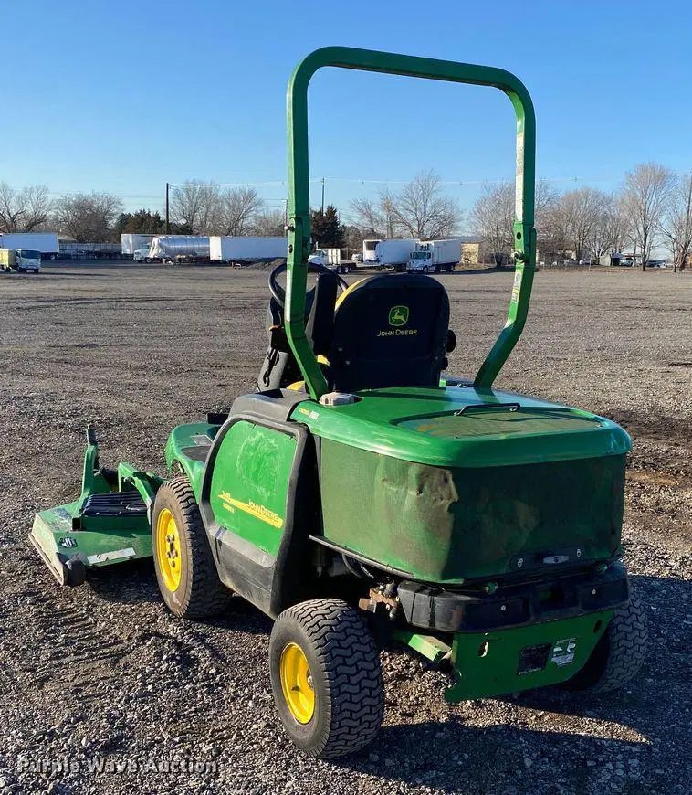 John Deere 1445 Series II Lawn Tractor