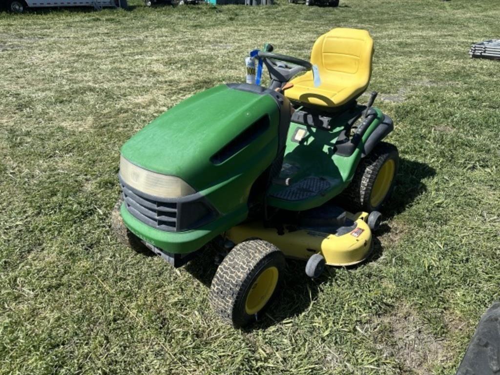 John Deere 155C Lawn Tractor