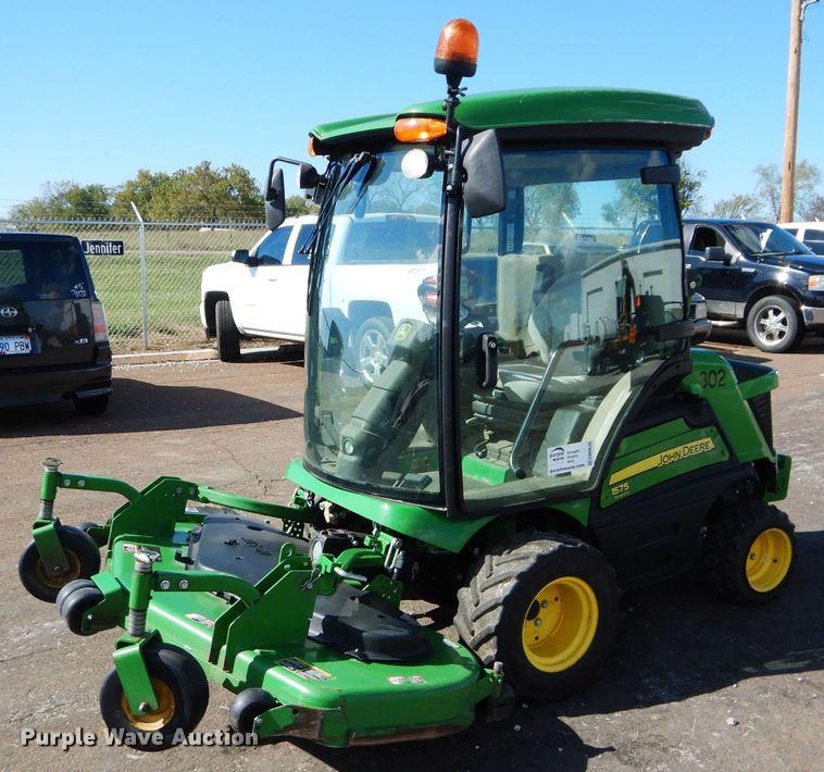 John Deere 1575 Lawn Tractor