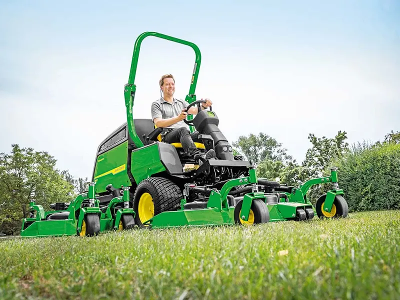 John Deere 1600 Turbo Lawn Tractor