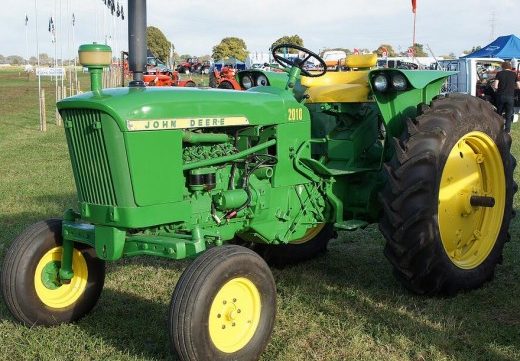 John Deere 2010 Wheel Industrial Tractor