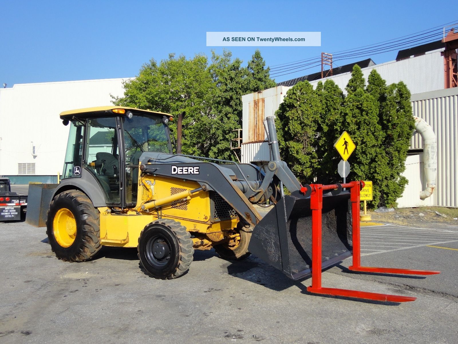 John Deere 210LJ — view 3