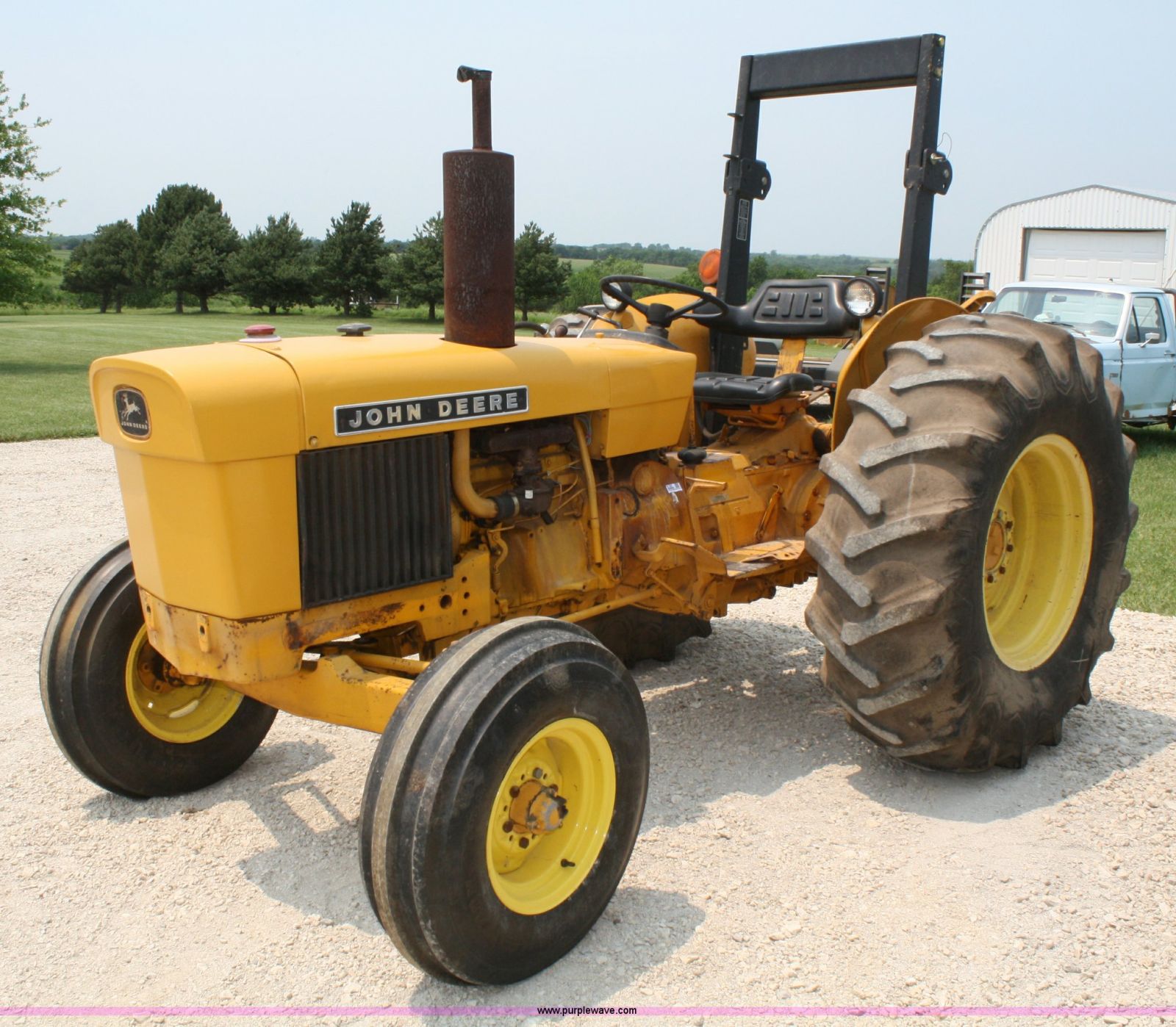 John Deere 300 Lawn Tractor