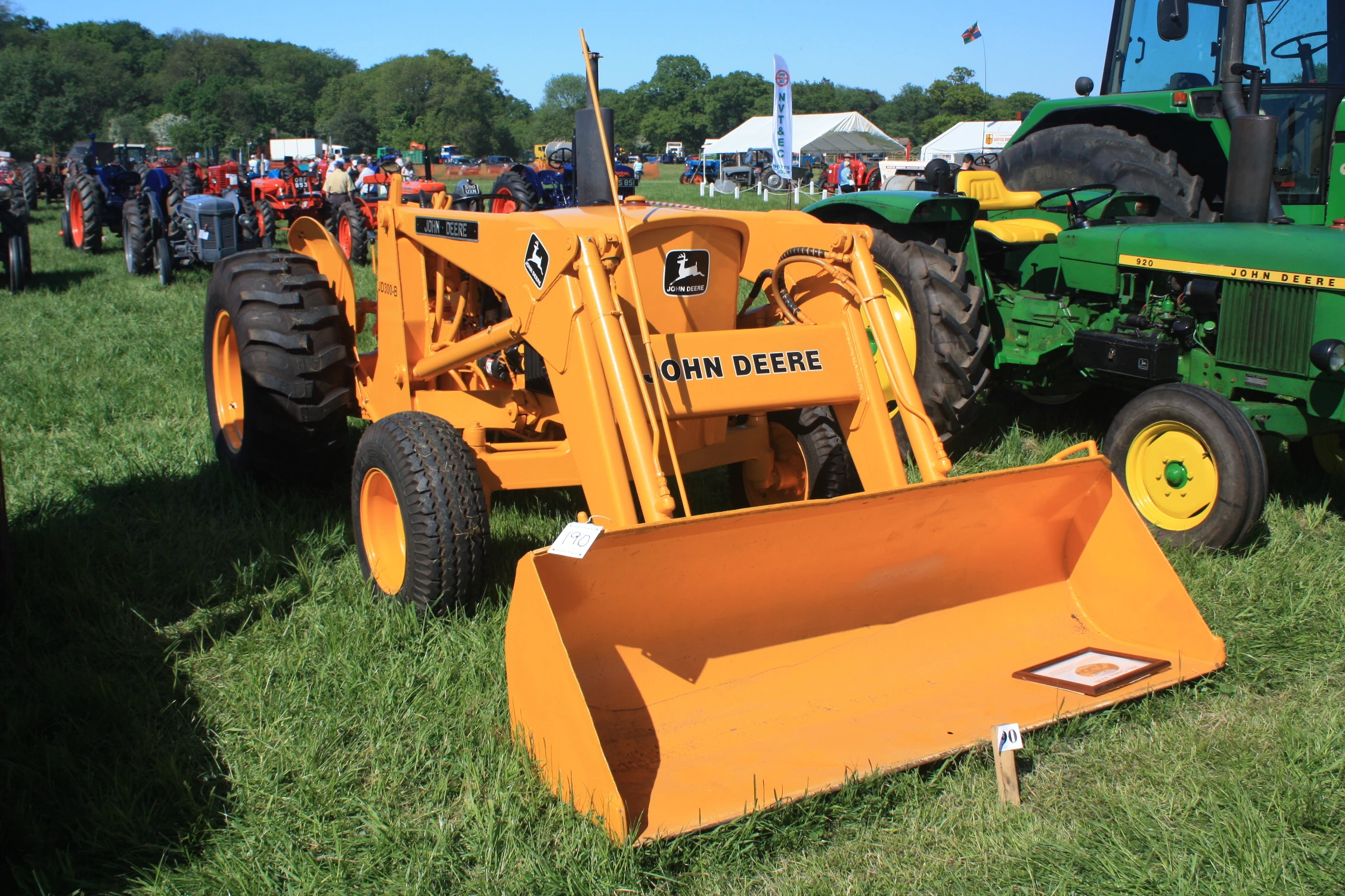 John Deere 300B