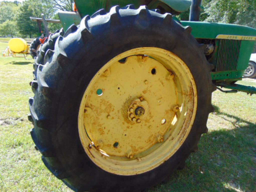 John Deere 3010 Wheel Industrial Tractor