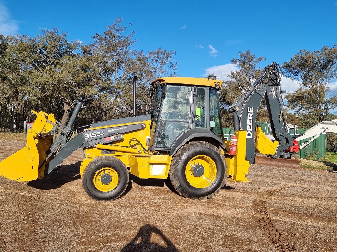 John Deere 315SJ — view 3