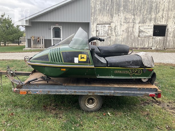 John Deere 340 Cyclone