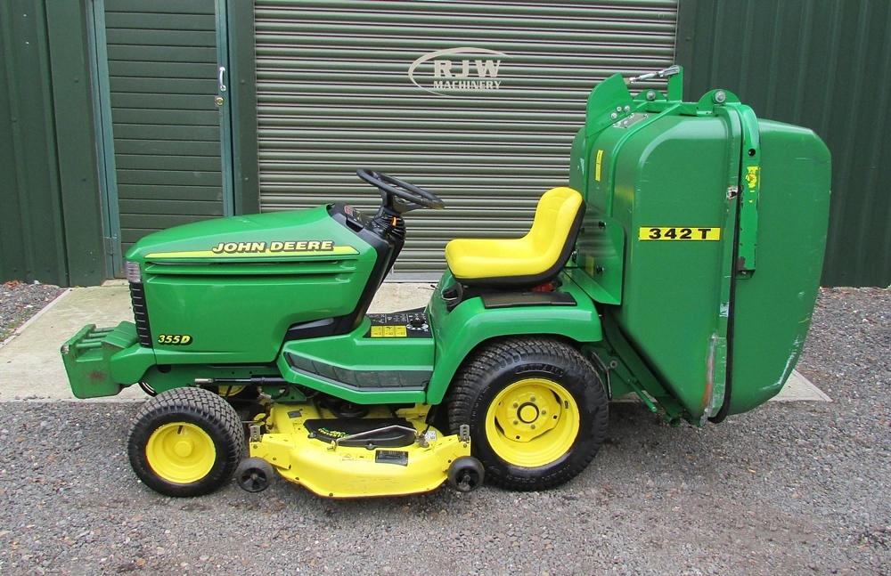 John Deere 355D Lawn Tractor