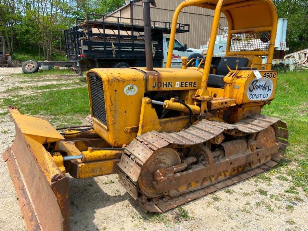 John Deere 450C Loader
