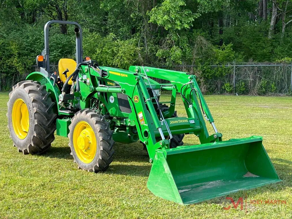 John Deere 5045E — view 3