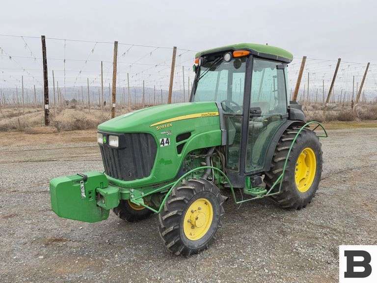 John Deere 5093EN — view 3