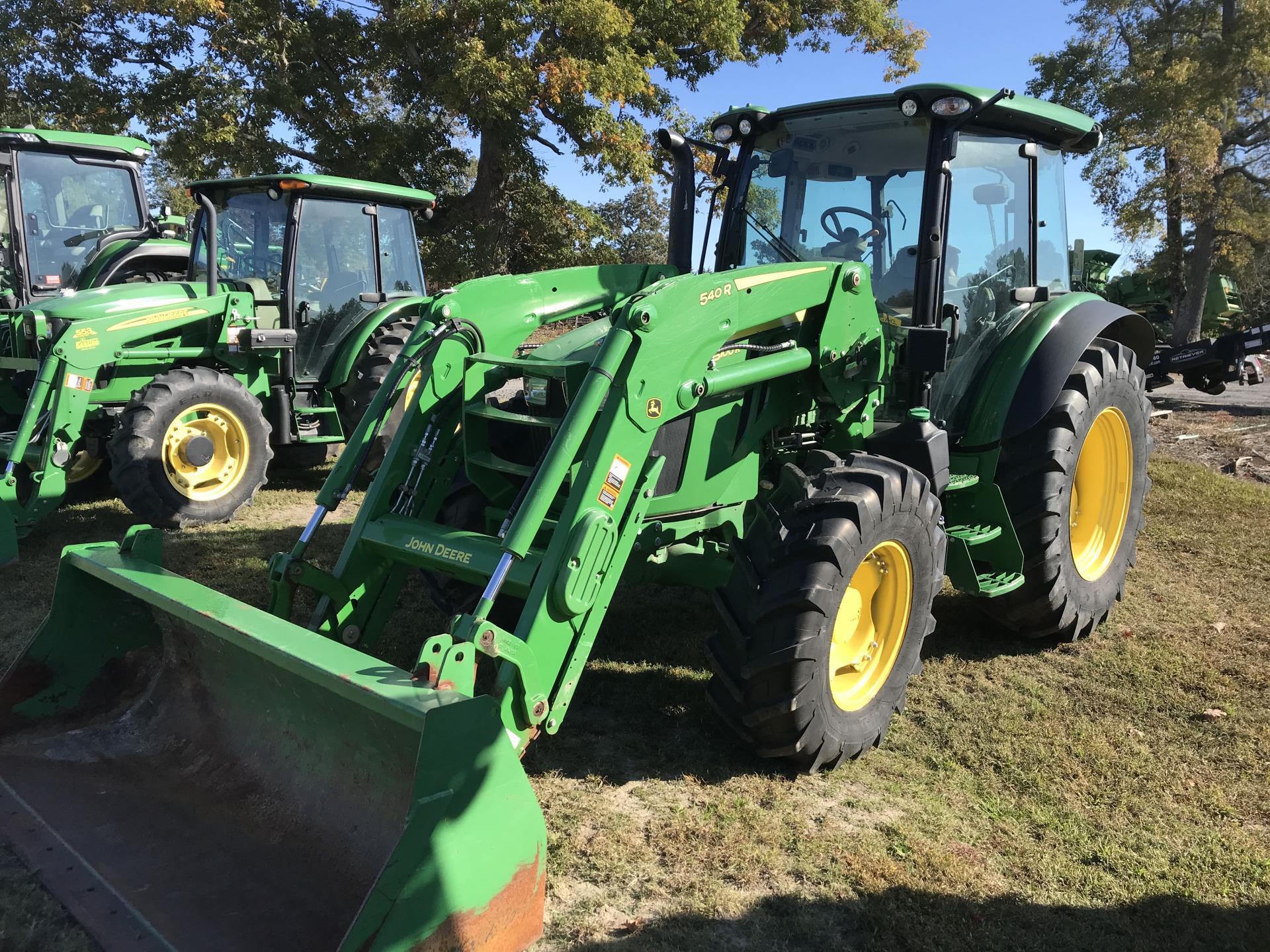 John Deere 5100R — view 3