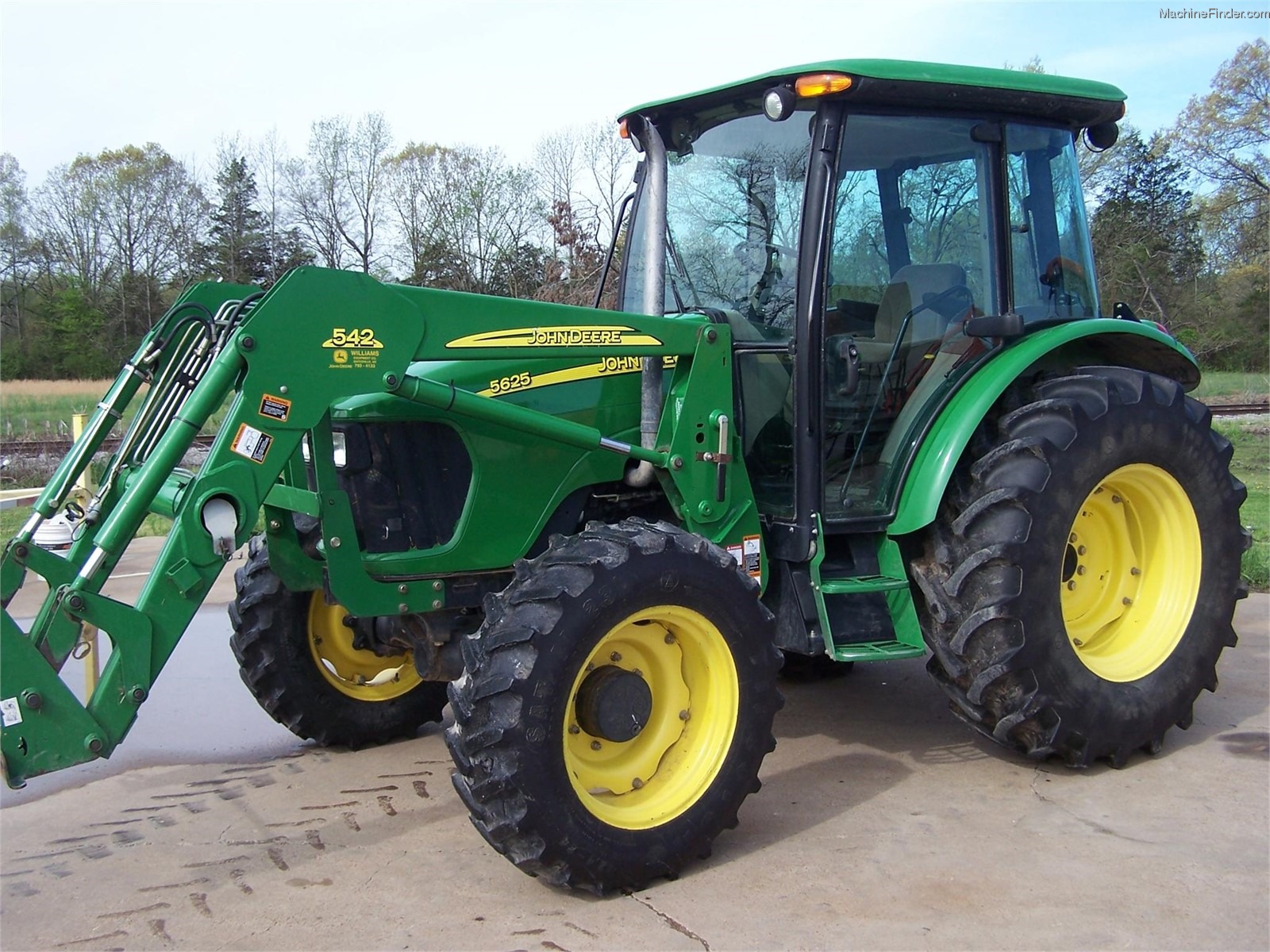 John Deere 5625 — view 2