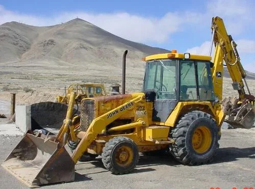 John Deere 610B — view 2
