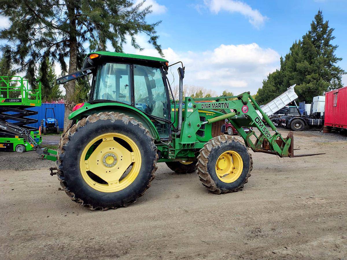 John Deere 6125D — view 2