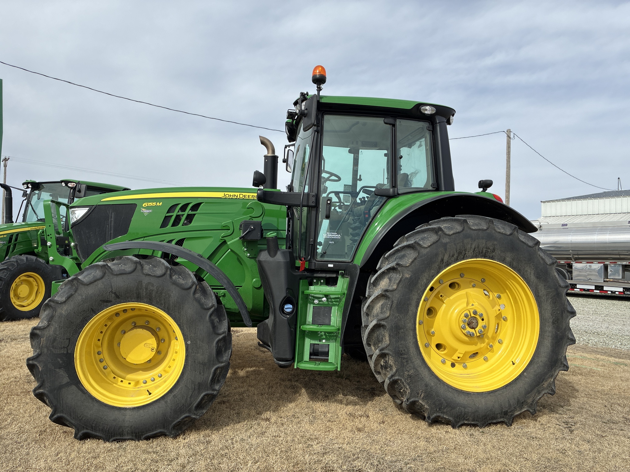John Deere 6155M — view 2