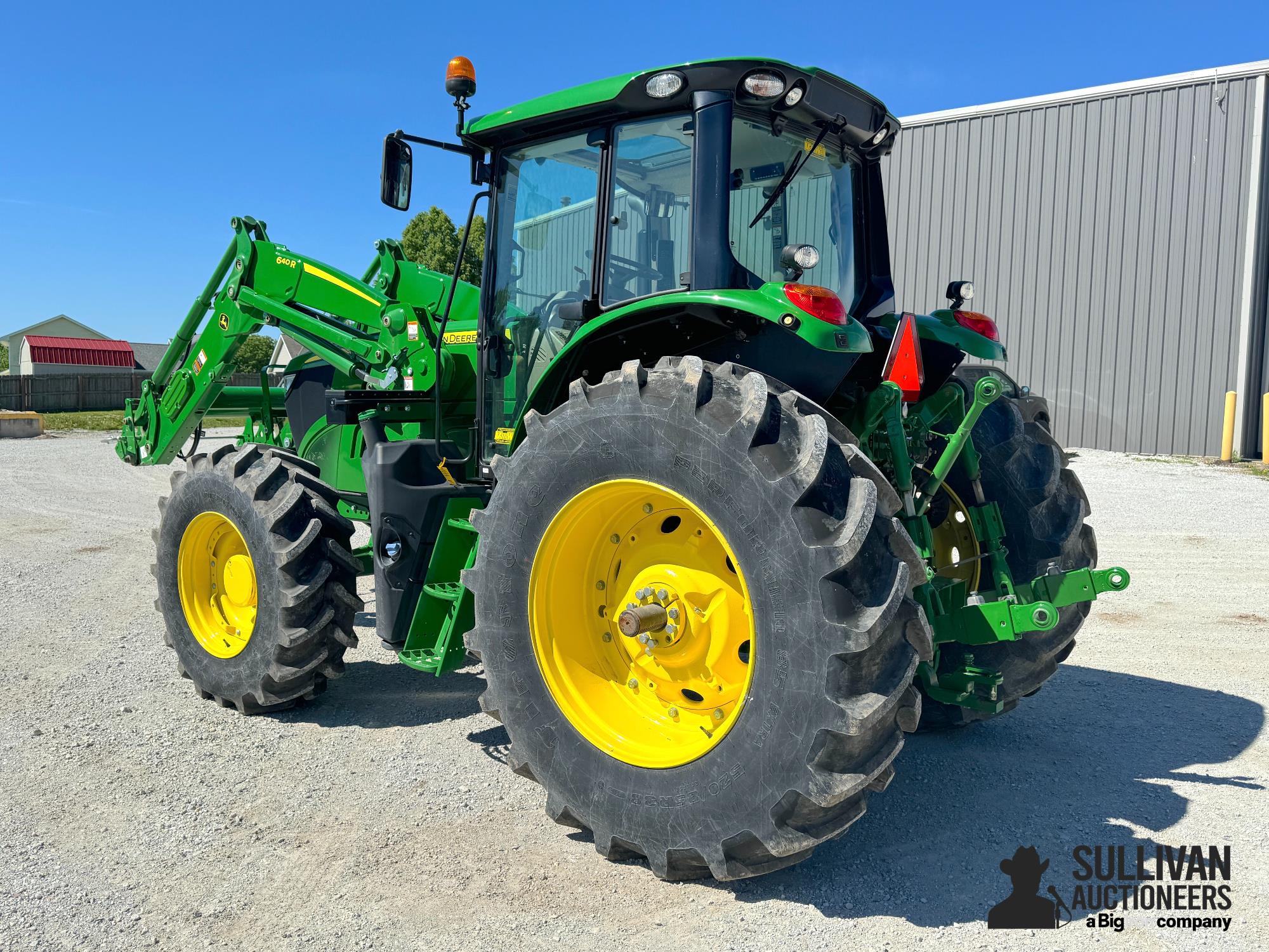 John Deere 6155M — view 3