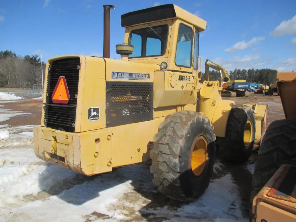 John Deere 644B