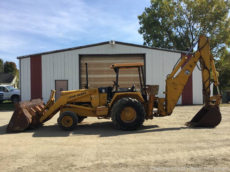John Deere 710B
