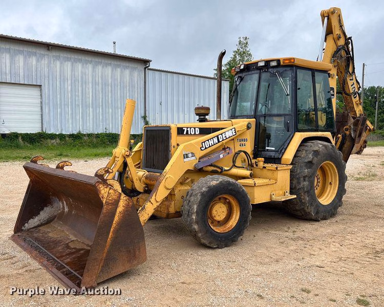 John Deere 710D