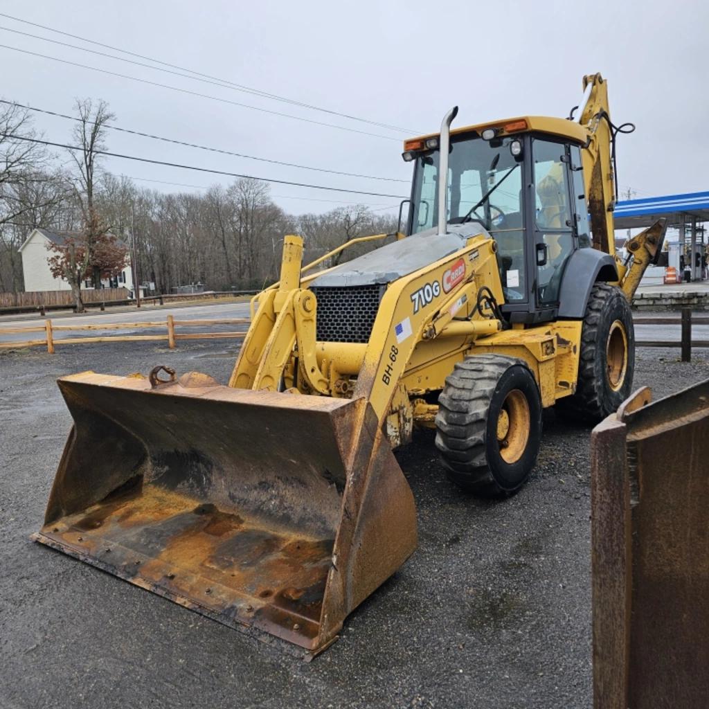 John Deere 710G Backhoe Loader