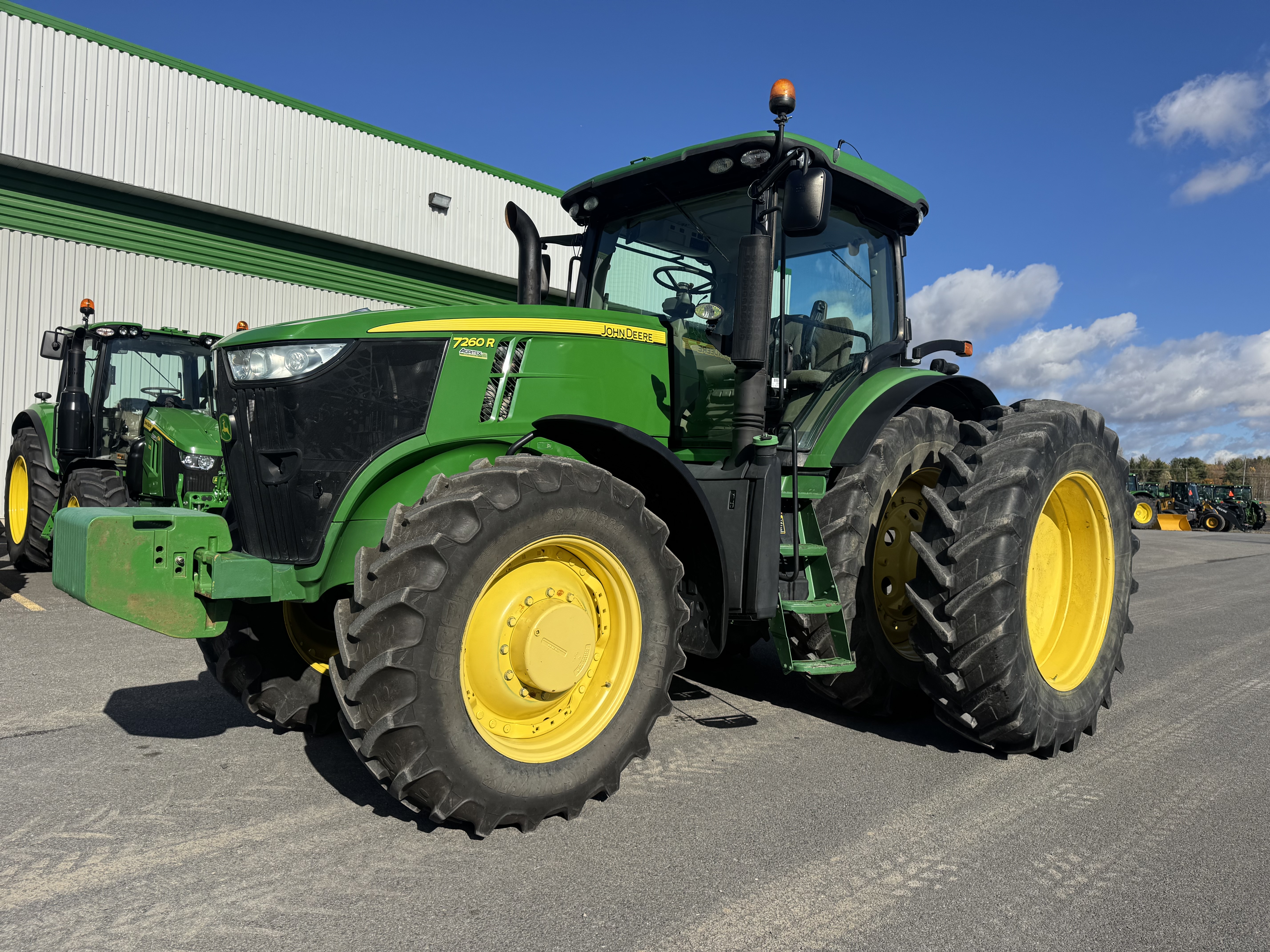 John Deere 7260R — view 2