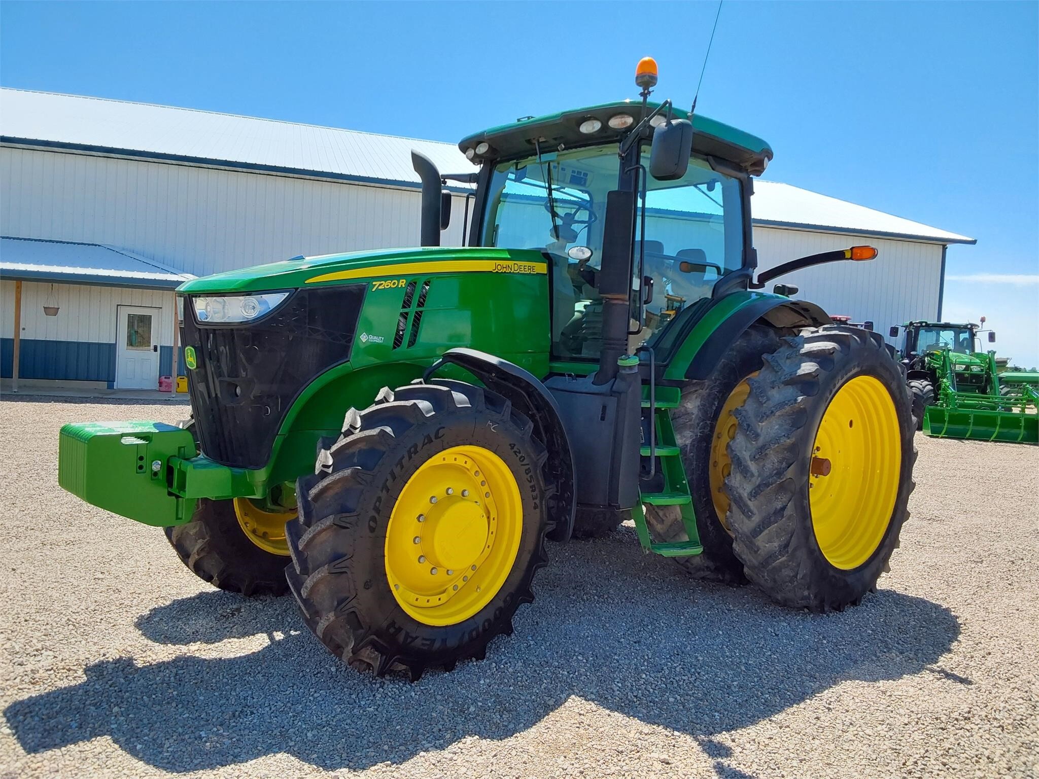John Deere 7260R — view 3