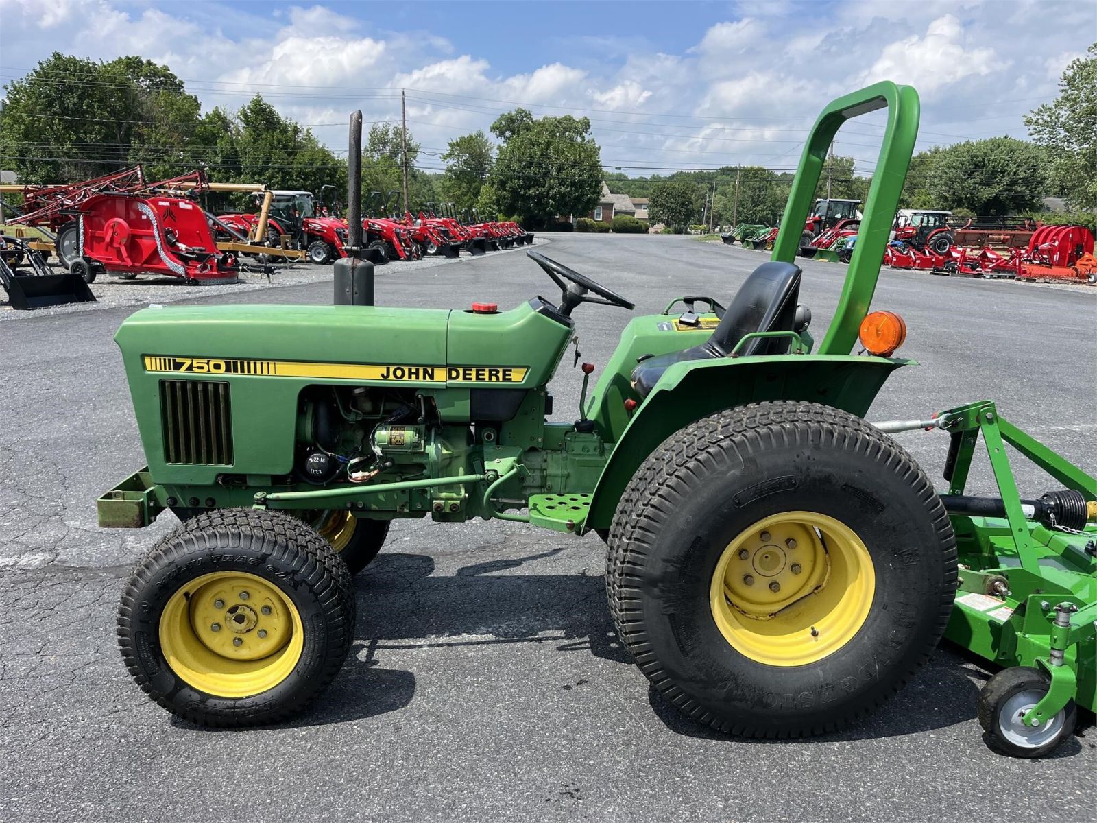 John Deere 750
