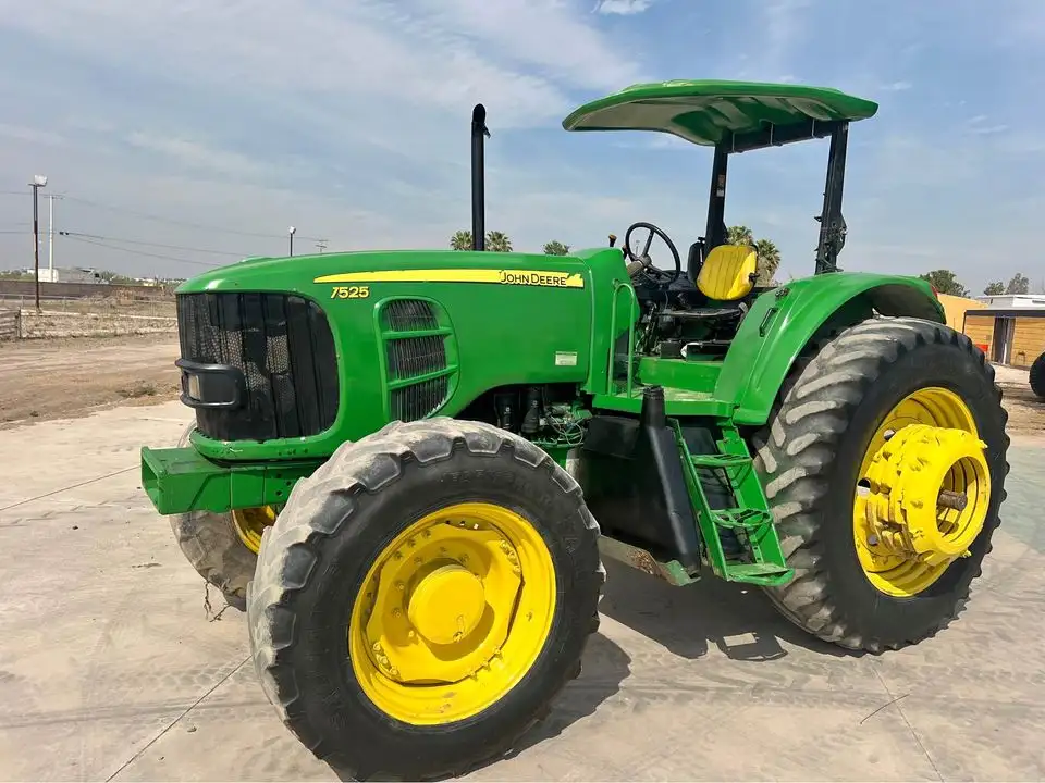 John Deere 7525 — view 2