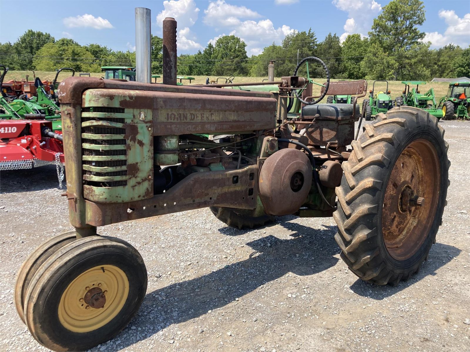 John Deere 755B