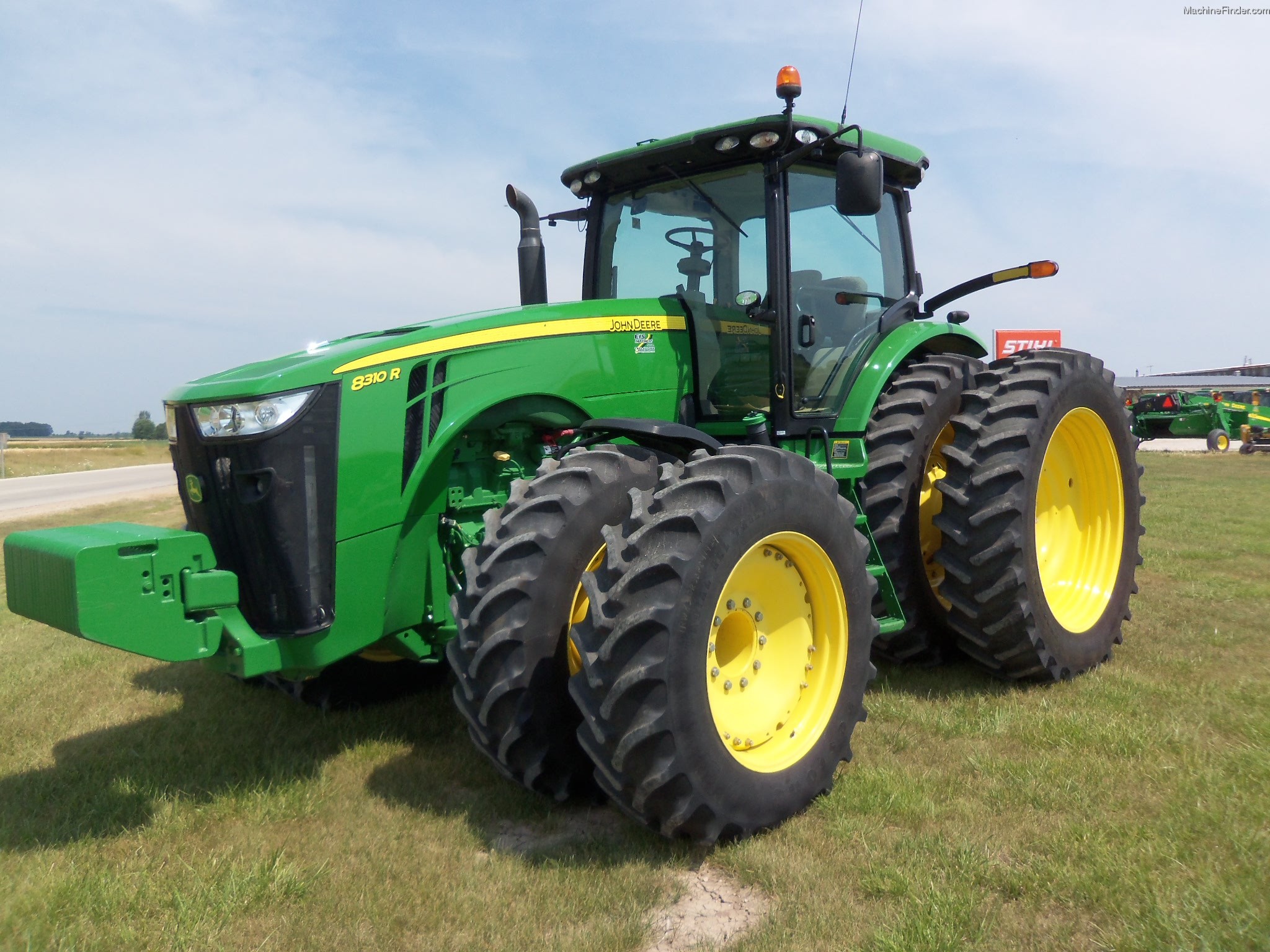 John Deere 8310R — view 2