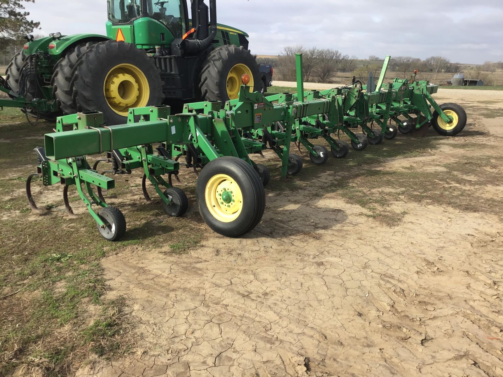 John Deere 856 Lawn Tractor