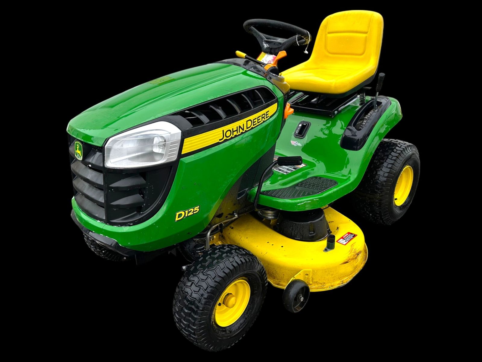 John Deere D125 Lawn Tractor