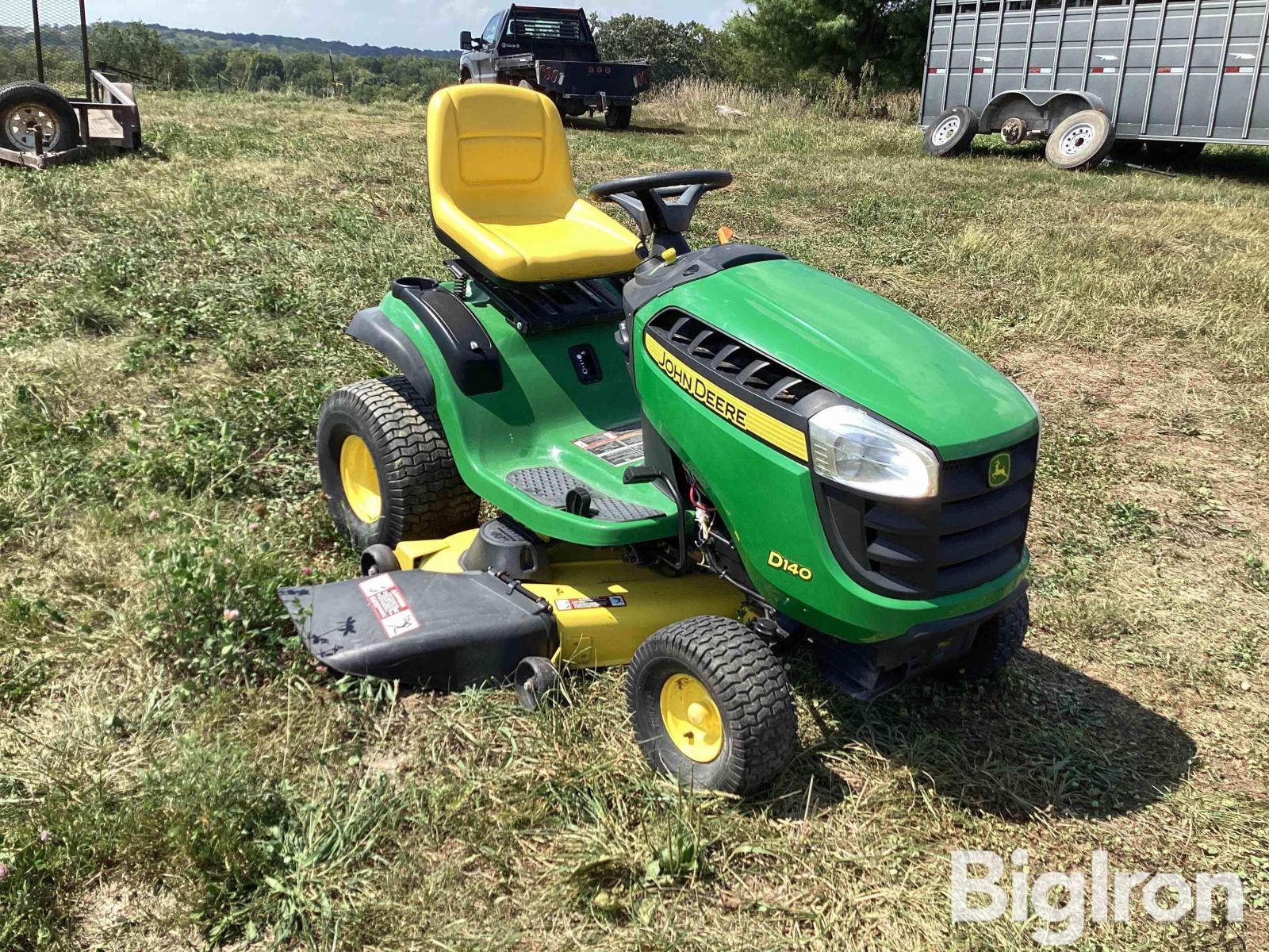 John Deere D140 Lawn Tractor