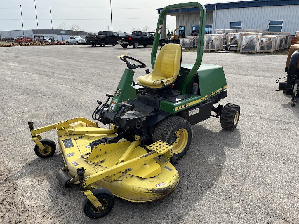 John Deere F1145 Lawn Tractor