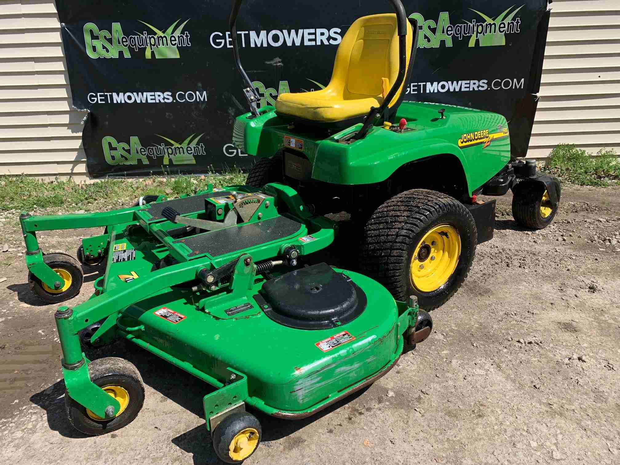 John Deere F680 Lawn Tractor