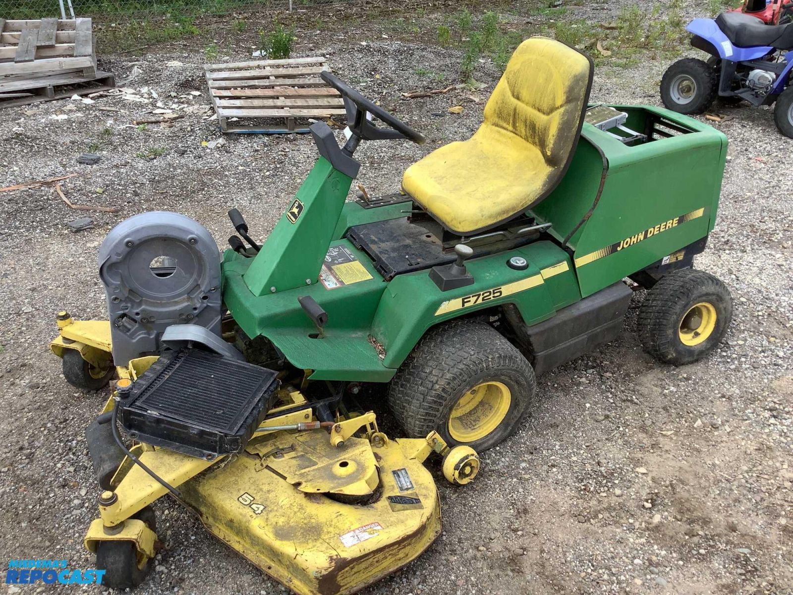 John Deere F725