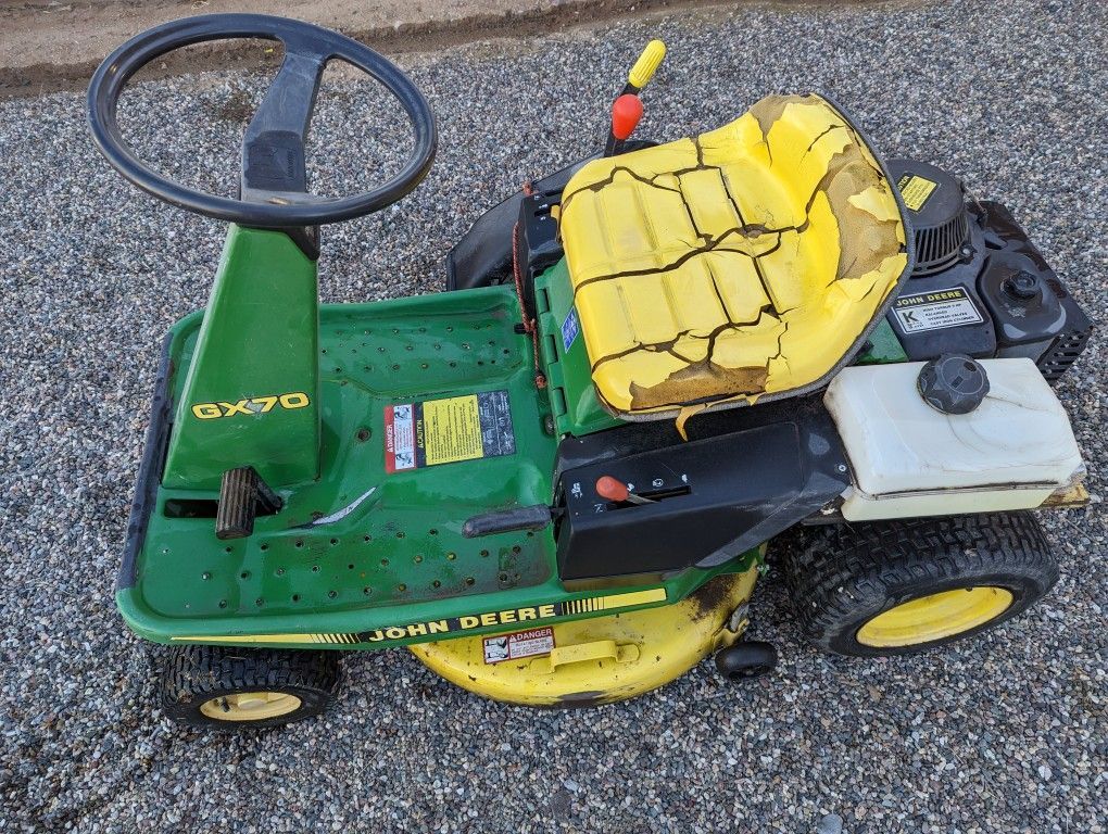 John Deere GX70
