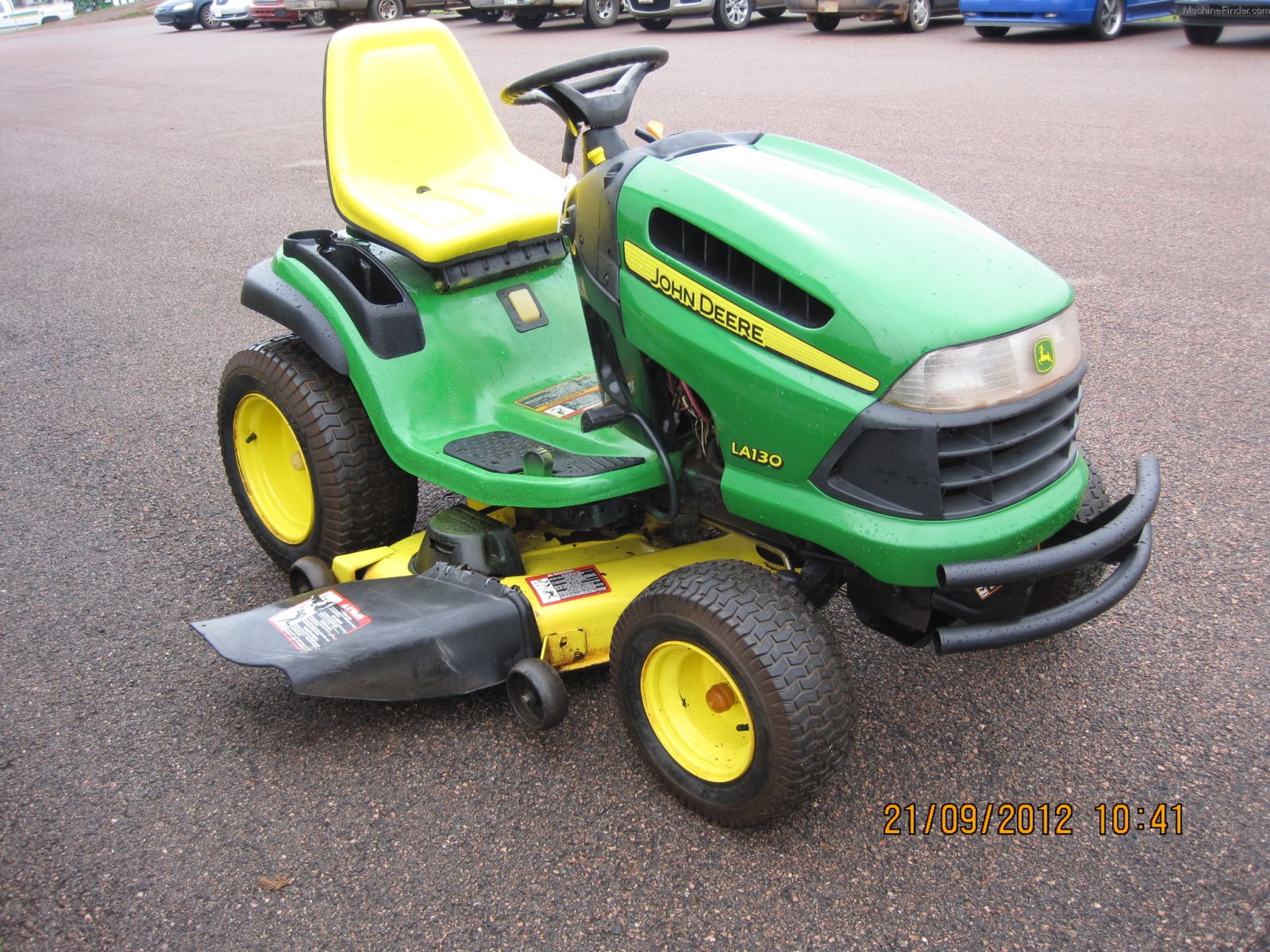 John Deere LA130 Lawn Tractor