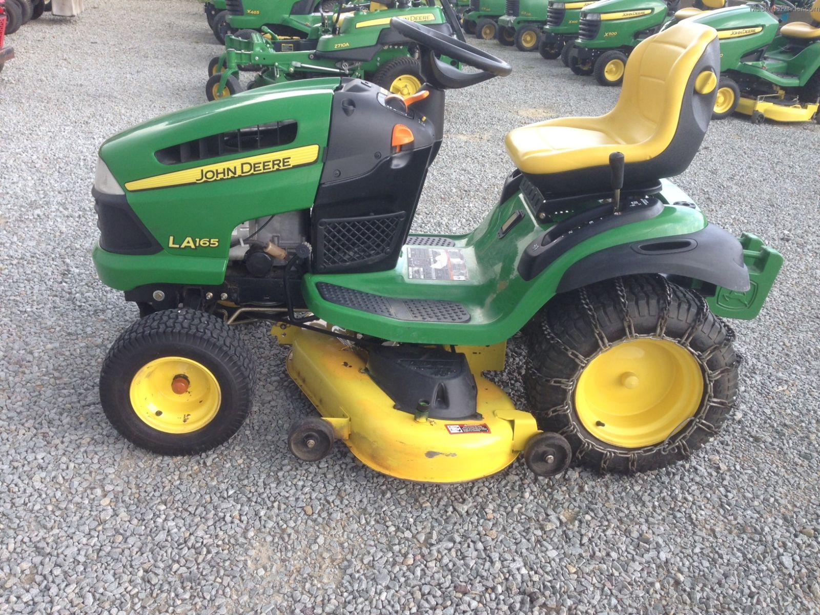 John Deere LA165 Lawn Tractor