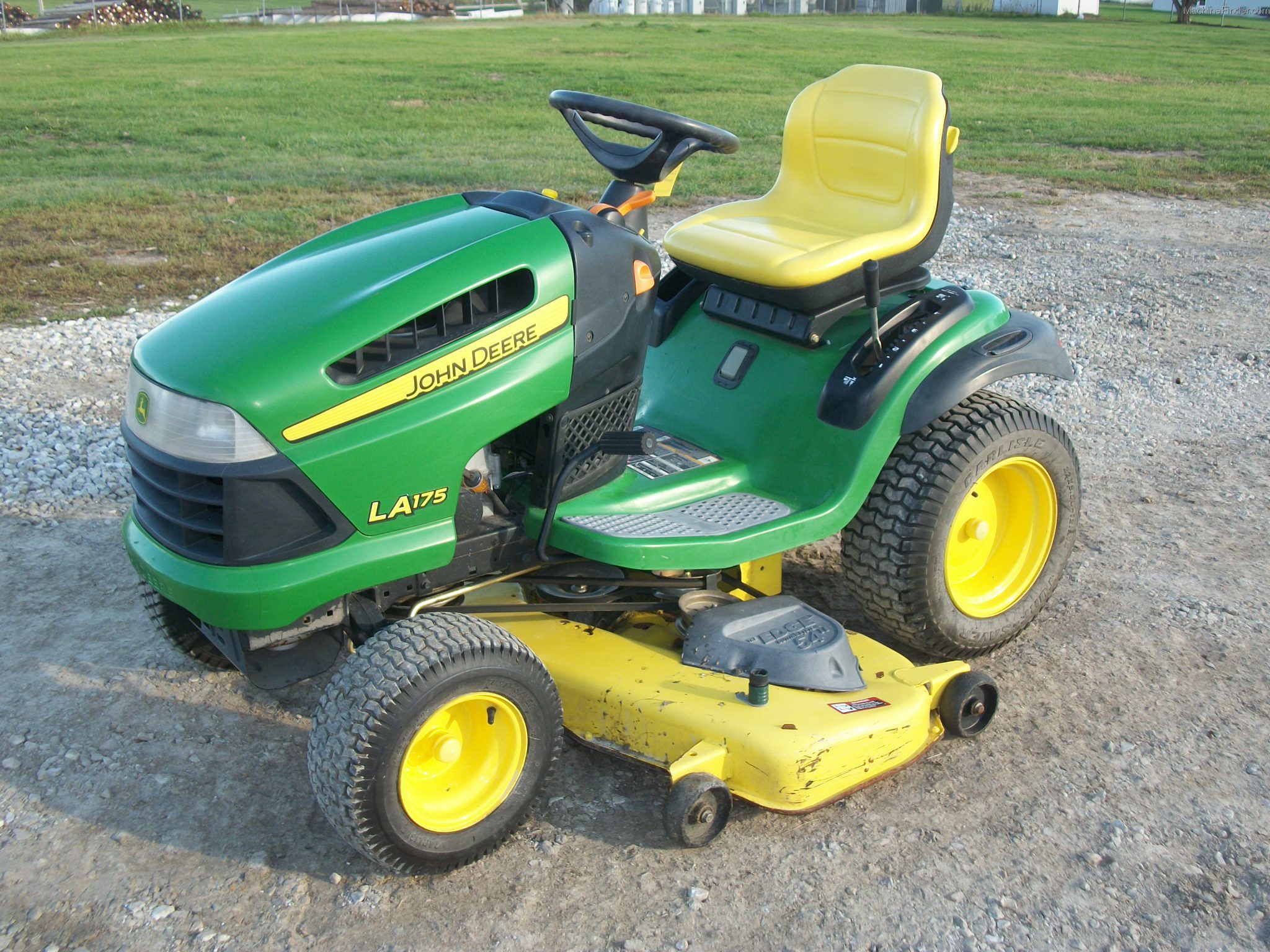 John Deere LA175 — view 3