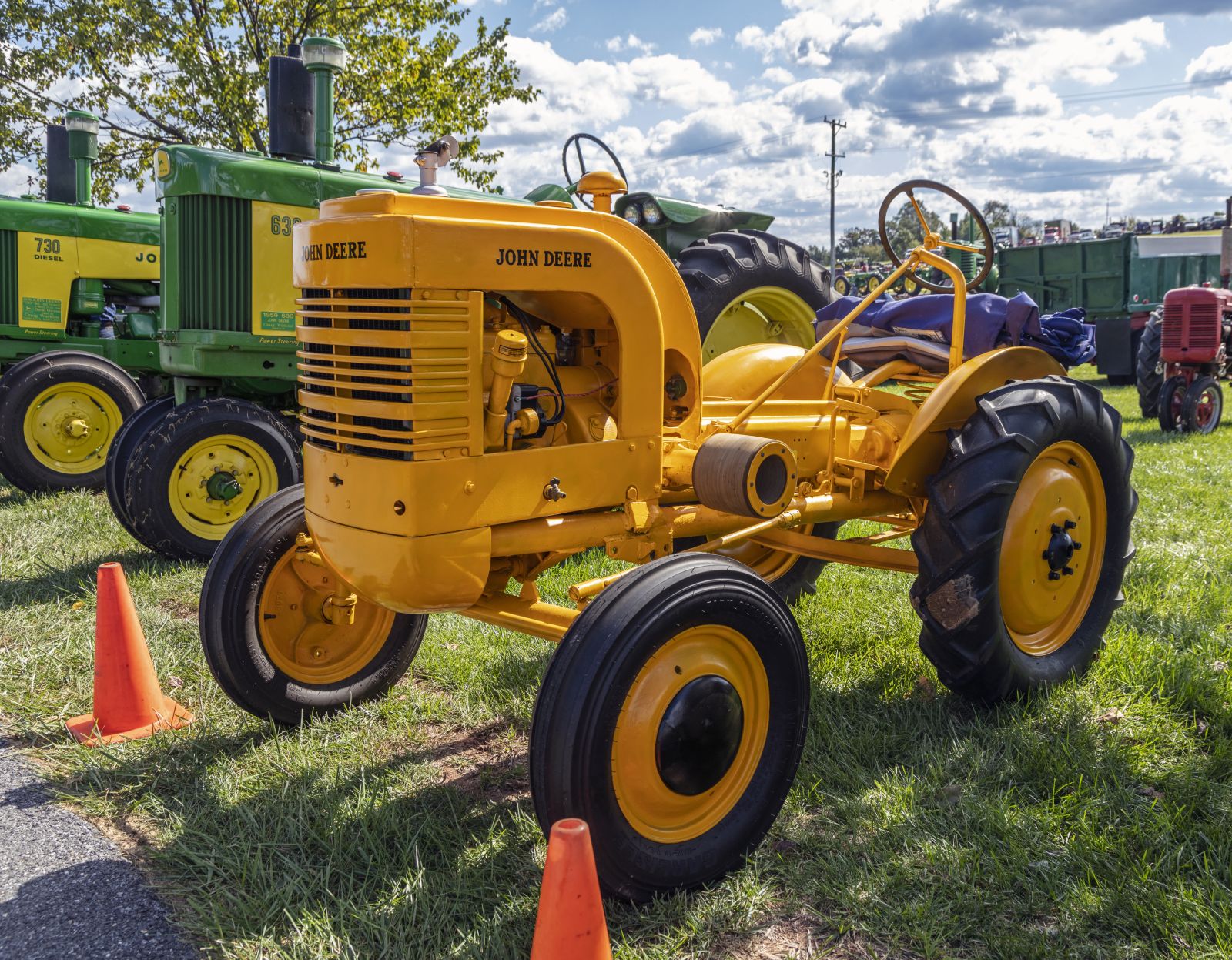 John Deere LI Industrial Tractor