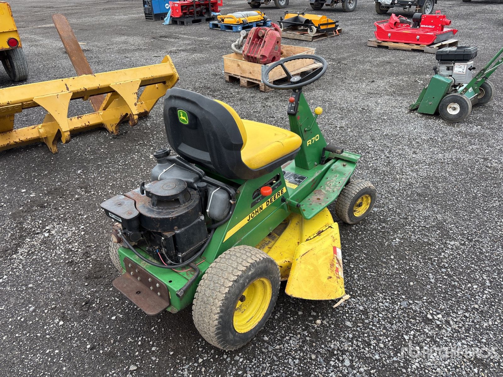 John Deere R70