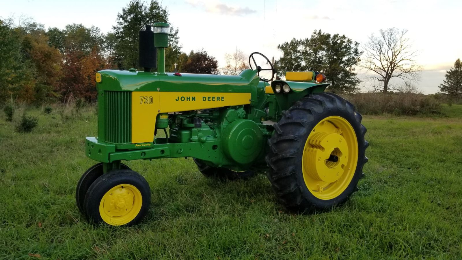 John Deere S82