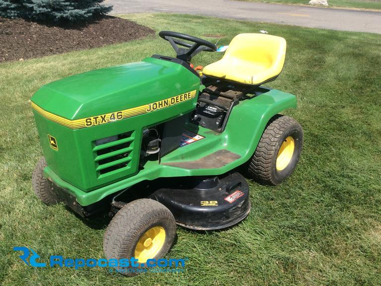 John Deere STX46 Lawn Tractor
