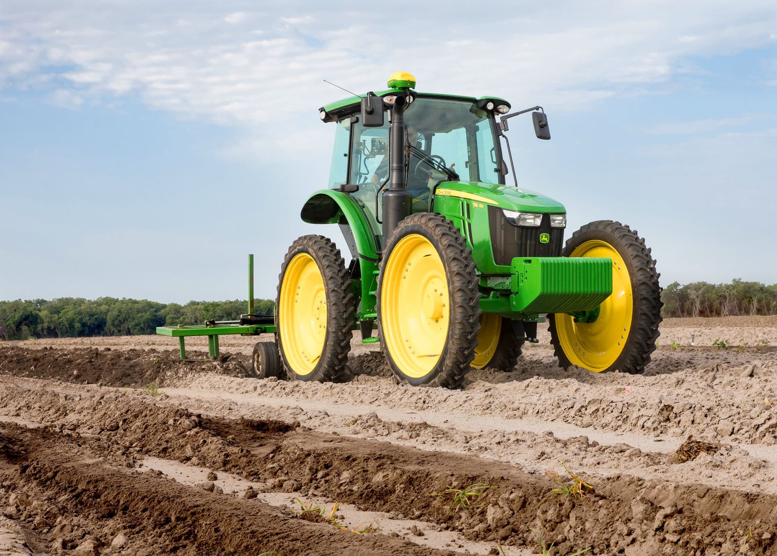 John Deere X116R Lawn Tractor