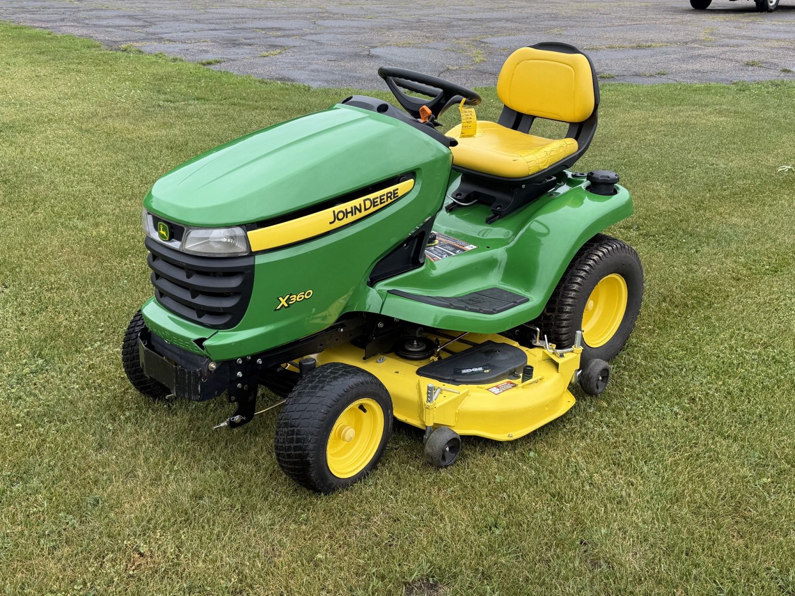 John Deere X360 Lawn Tractor